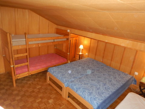 Room with bunk beds